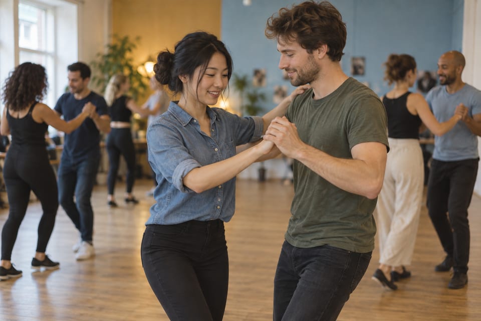 To dansere og musikk – KI-generert illustrasjonsbilde for SalsaNor Trondheim – mandagsdans på Underground